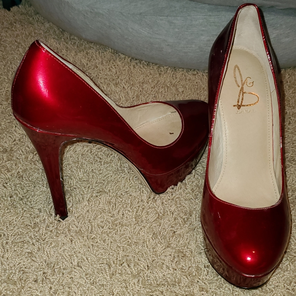 Joan & David red heels size 8